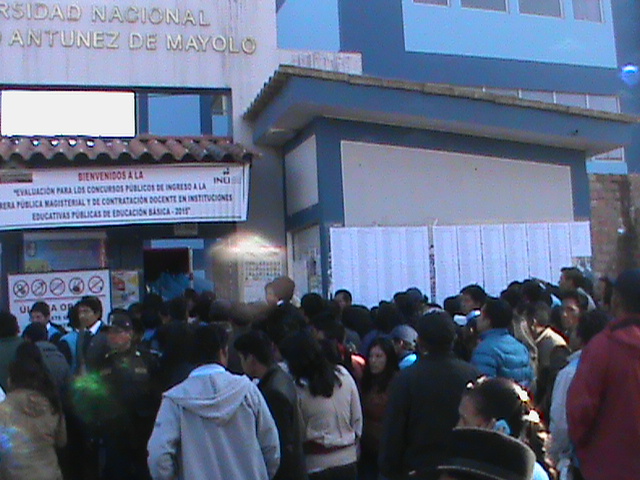 Miles de docentes rinden su examen de evaluación para nombramiento docente