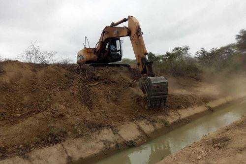 Ejecutarán mantenimiento de 16,000 kilómetros de canales de riego y drenes