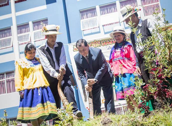  Huaraz: Entregan wanas a comunidad campesina de Jimbe