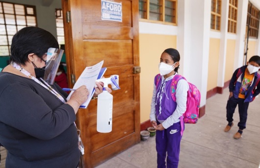 Ejecutivo aprobó ampliar aforo al 100 % en aulas de colegios a nivel nacional