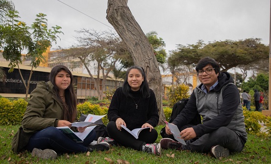 Estados Unidos ofrece becas de pasantía para peruanos líderes en desarrollo comunitario  