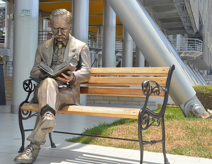 Conmemoran 190 años del nacimiento del tradicionista Ricardo Palma 