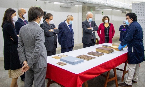 Biblioteca Nacional del Perú recibió visita del director de la Real Academia Española  