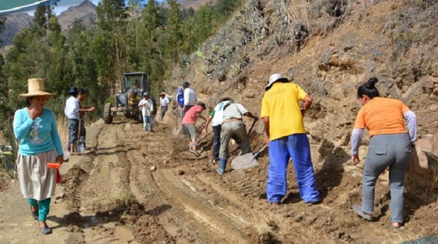 Municipio Provincial de Huaylas realizó faena de limpieza en Huata