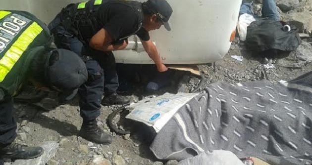 Siete muertos y diez heridos de gravedad al caer combi a un barranco en sierra de Áncash