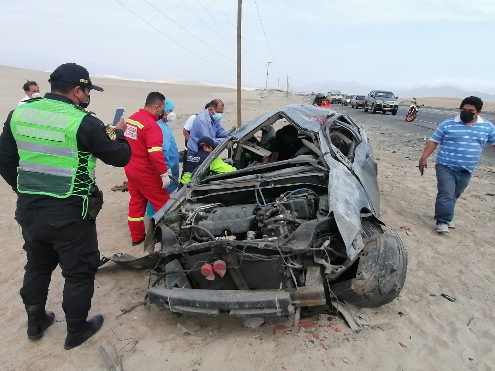 Tragedia: chofer muere en Casma, su acompañante está grave y venezolanos saquearon su vehículo