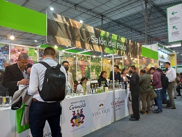 Compradores internacionales interesados en derivados del pisco peruano  