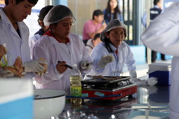 Huaraz: universitarios realizan II Feria de Productos  Alimenticios e Industrias Reponsables