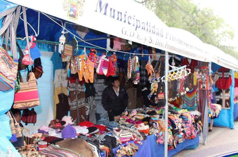 Huaraz: Realizan feria artesanal de productores por festividad de todos los Santos