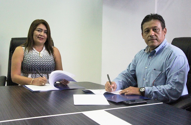 UCV Chimbote firmó convenio con el Colegio Químico Farmacéutico