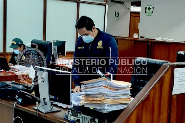 Diviac allana vivienda de presidenta de Essalud, Fiorella Molinelli, y oficinas de entidad