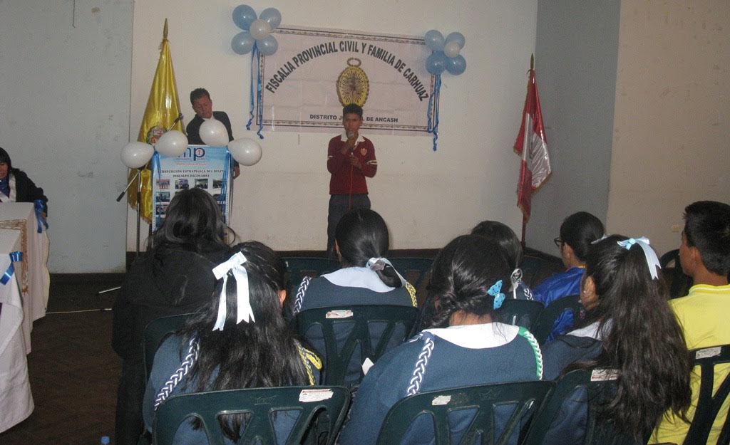 Fiscalía de Carhuaz realiza concurso escolar de canto y oratoria
