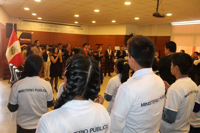 Juramentaron fiscales escolares Anticorrupción en Huaraz