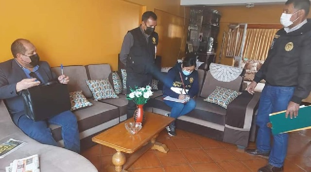 Detienen a servidores de UGEL Huari por girar cheques por 200 mil soles de forma irregular