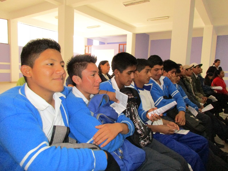 Jóvenes se preparan para Beca 18 en Academia Municipal de Sihuas