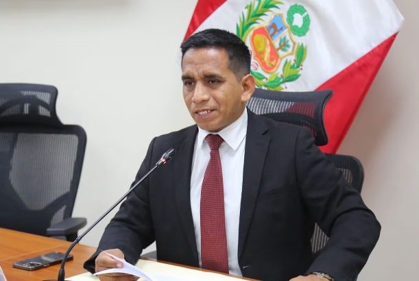 Cinco “niños” integran la Comisión de Fiscalización en el Congreso