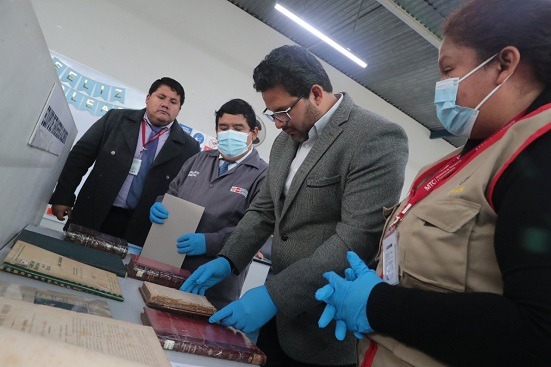 Supervisan funcionamiento del Archivo Central del MTC 