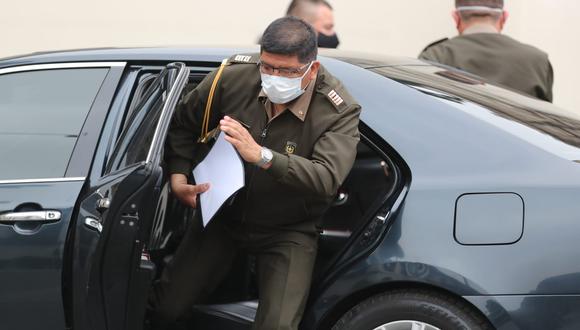 Castillo se reúne con comandantes de las Fuerzas Armadas tras denuncia de general EP Vizcarra 