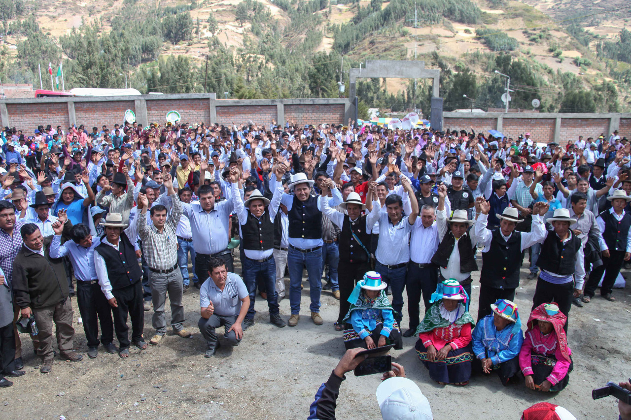 Áncash: Morillo firma convenio para mejorar la carretera Marcará – Vicos – Chacas