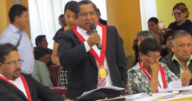 Áncash: gobernador regional Luis Gamarra confirma descuentos para profesores que no acudan a sus aulas