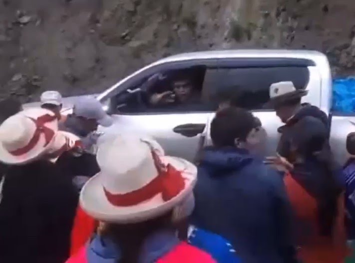  Áncash: golpean a alcalde por incumplir chocolatada y no entregar regalos a niños