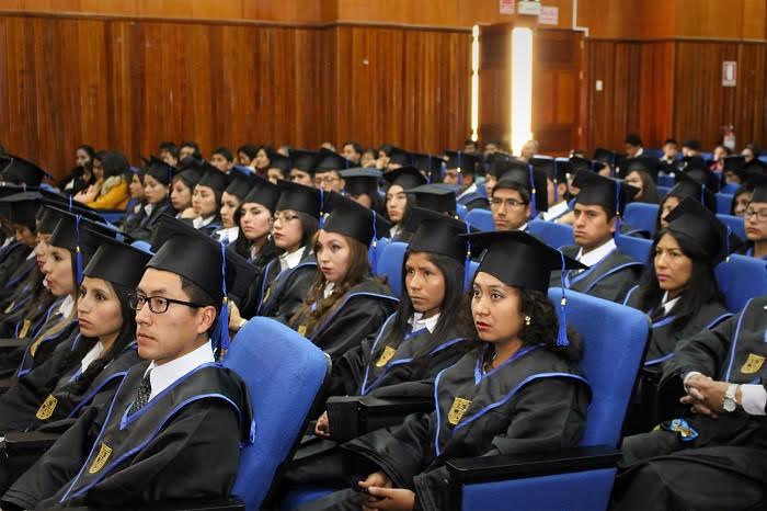 Huaraz: más de 140 profesionales de diversas especialidades se graduaron en la Unasam