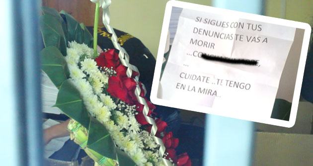 Dejan ofrenda floral en puerta de la Procuraduría Anticorrupción de Huaraz
