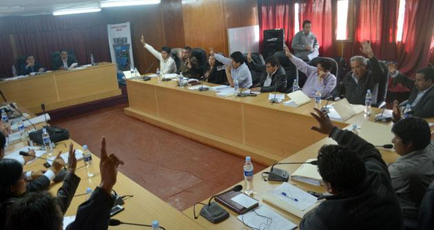 Consejo Regional deniega pedido de licencia de vicepresidente regional