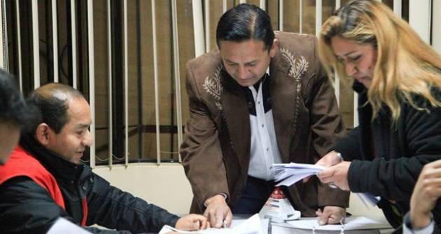 Luis Saavedra se inscribió como candidato al gobierno regional por Siempre Unidos