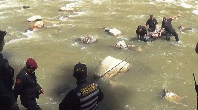 Rescatan el cadáver de una mujer que se habría suicidado arrojándose al río Santa