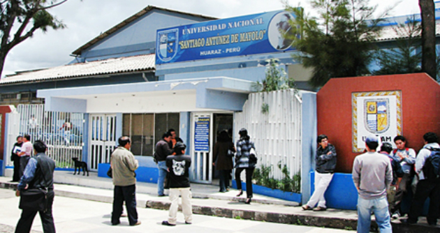 Estudiantes universitarios ancashinos postulan a concurso Beca 18 Excelencia Francia 2015