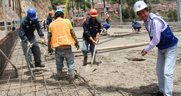Defensoría exhorta a Vladimir Meza a cumplir plazos para entrega de obras