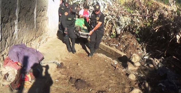 Trasladan a anciano gravemente enfermo hasta hospital de Huaraz