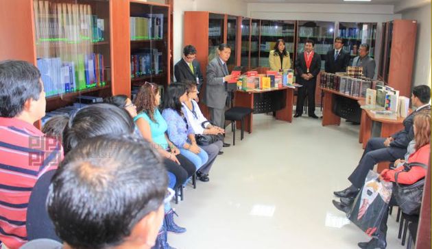 Donan más de 600 libros para la Biblioteca de la Corte de Áncash