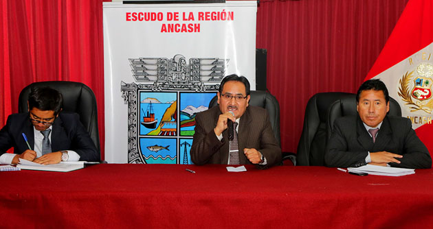 Presidente Regional se reunió con directores de unidades de gestión educativa local