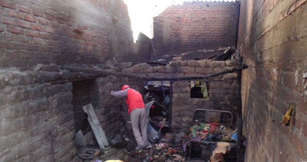 Menor fallece en incendio de vivienda rústica en Chúa a espaldas de grifo