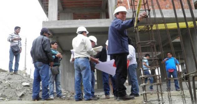 Comisión del GRA evalúa obras paralizadas que dejó gestión de Álvarez Aguilar