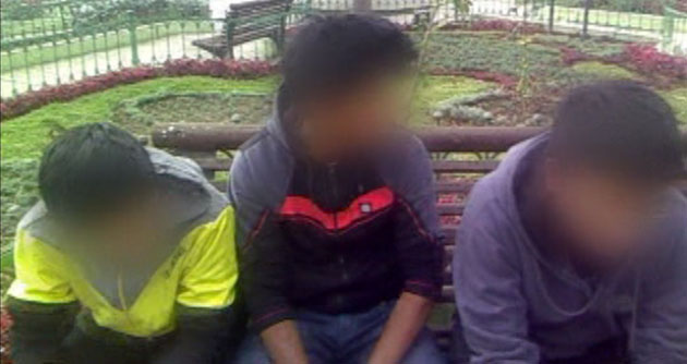 Intervienen a cuatro jóvenes en presunto estado de drogadicción en pazuela de la Soledad