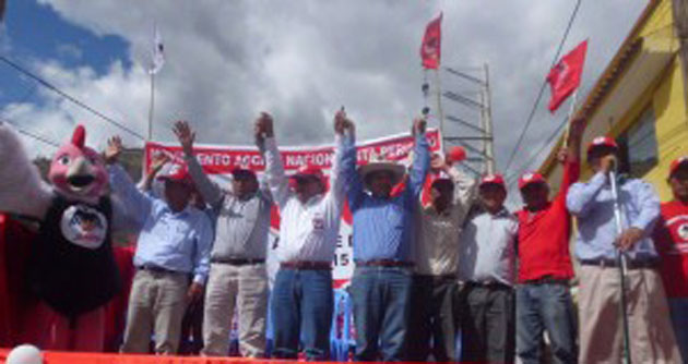 Candidato del Manpe visitó la provincia de Yungay para la presentación de su candidatura regional