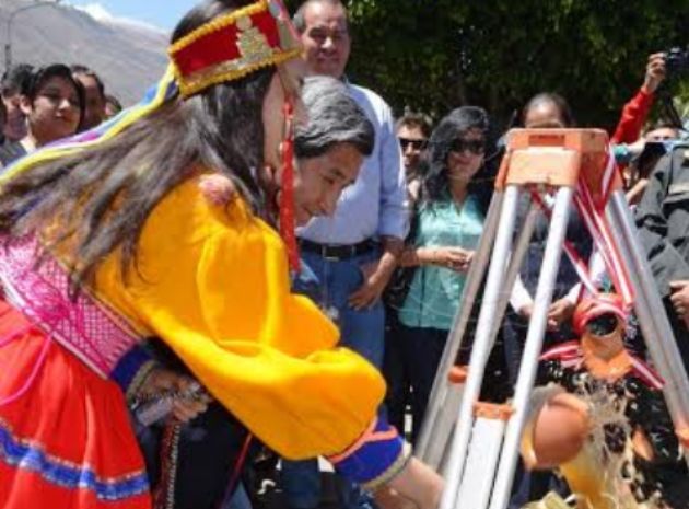 Alcalde provincial colocó primera piedra para obra de alcantarillado en Caraz