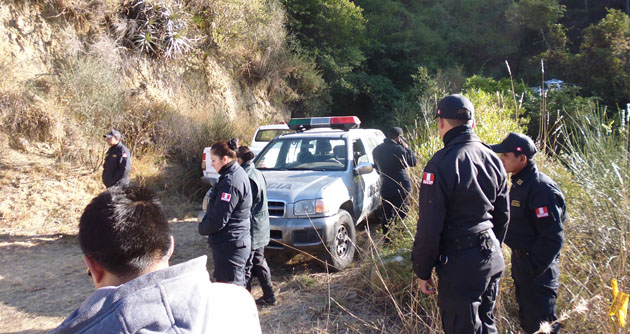 Familiares de Karin Bartolo proceden a identificar cuerpos hallados en mina abandonada