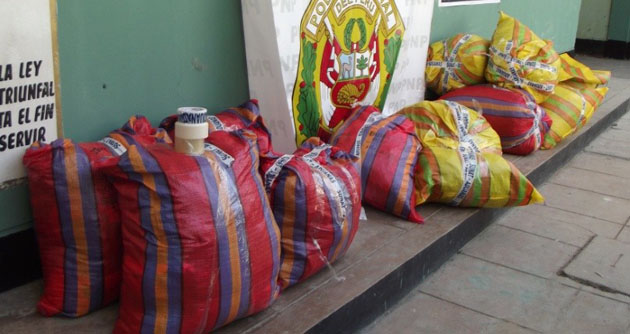 Incautan cientos de prendas de vestir extranjeras por un valor de 120 mil soles