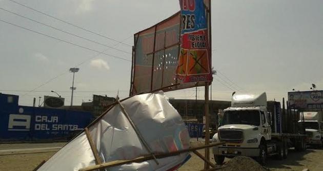 Chimbote: Destruyen paneles de publicidad electoral de candidato regional por  “El Maicito”