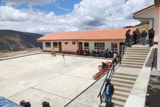 Bolognesi: Inauguran moderno colegio en anexo del distrito de Huallanca