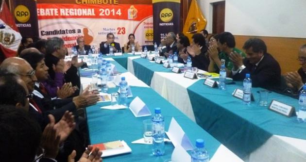 Once candidatos a la región Áncash interpelados por la sociedad civil en debate