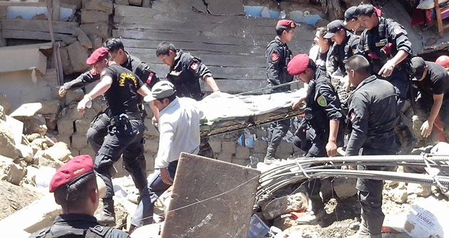 Pared sepulta y mata a un anciano en la avenida Raimondi