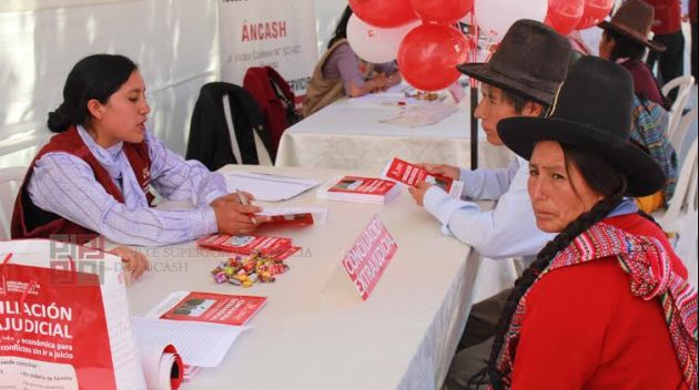 Voluntarios y especialistas llevaron  programa “Justicia en tu Comunidad” a población de Carhuaz