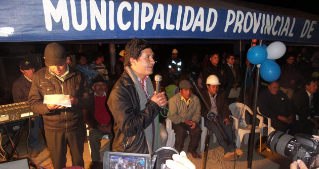 Inauguran puente para unir la ciudad con los barrios emprendedores