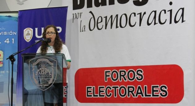 Candidata Rosa María Bartra expuso propuestas de gobierno en “Diálogos por la Democracia”