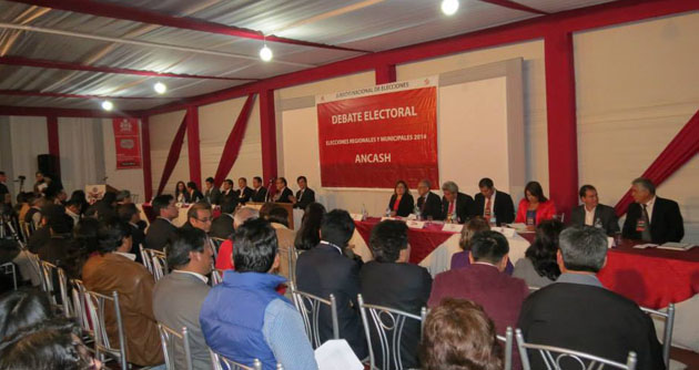 Tania Ruíz propone hospitales de alta complejidad y capacitación a docentes